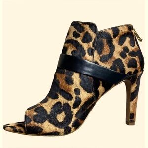 Louise et Cie Leopard-Print Calf Hair Faux Suede Peep-Toe Ankle Boots. Size 8.5